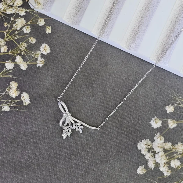 Leafy Ribbon Necklace