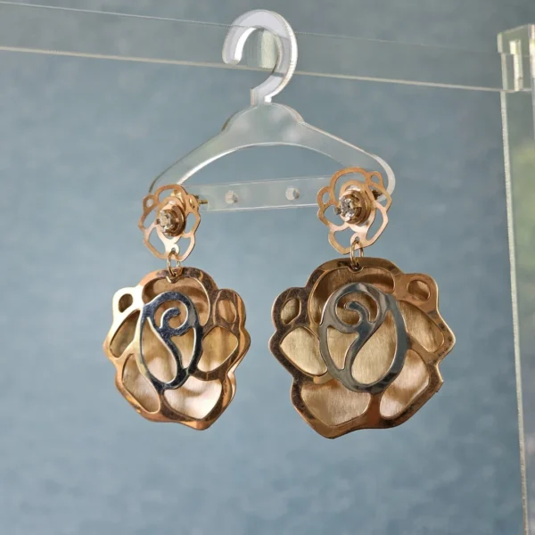 Rose Curve Earrings - Image 2