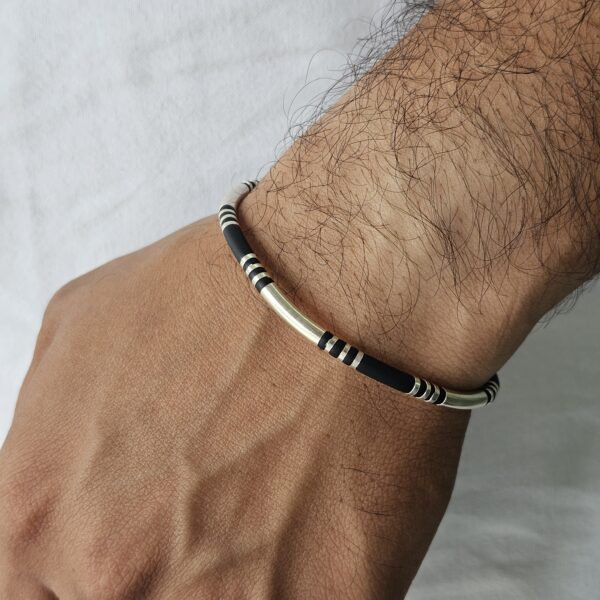 Sleek Bar Band