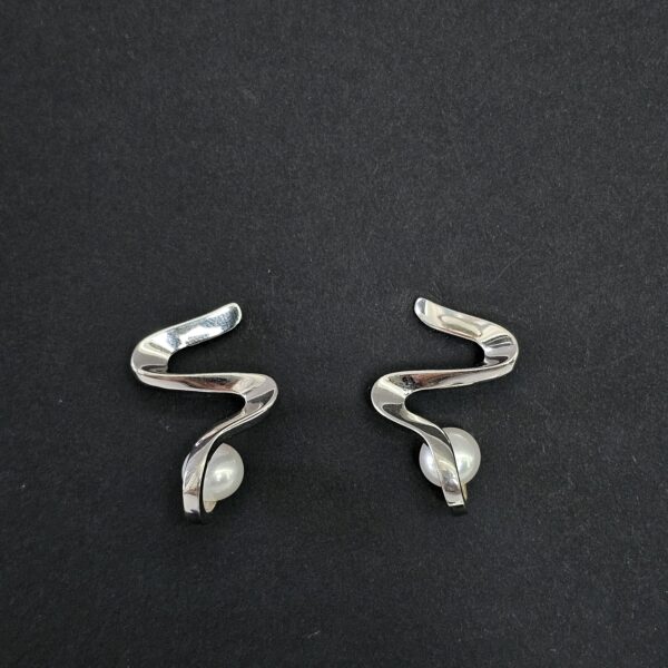 Wave Pearl Earrings