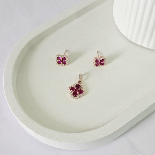 Clover Pendant Set - Image 2