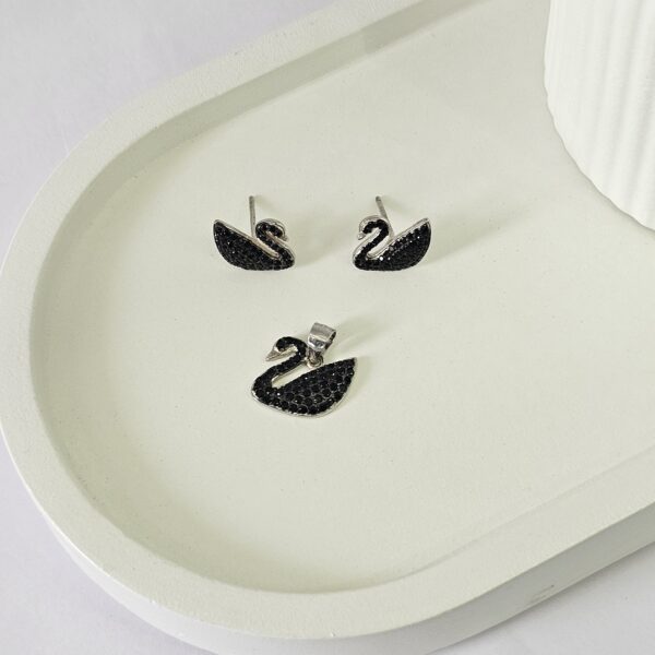 Black Swan Pendant Set