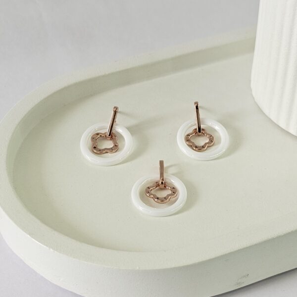 Clover Circle Pendant Set - Image 2