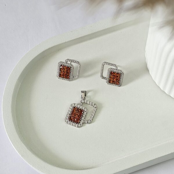 Tangy Square Pendant Set