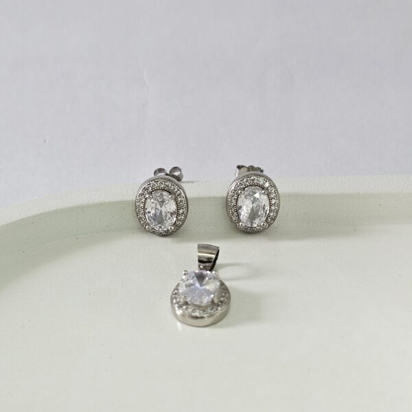 Oval Solitaire Pendant Set