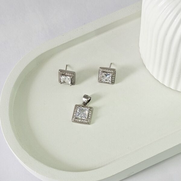 Square Solitaire Pendant Set