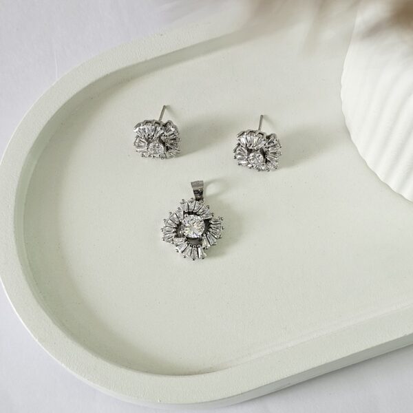 Sparkle Bloom Pendant Set