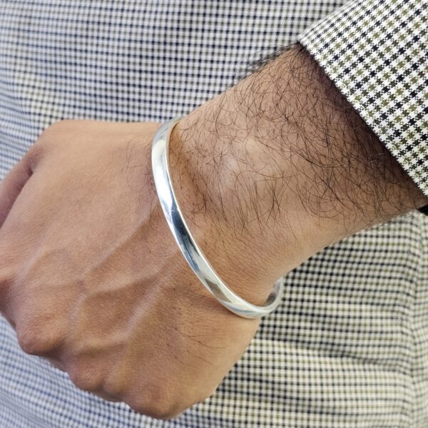 Round Cut Kada