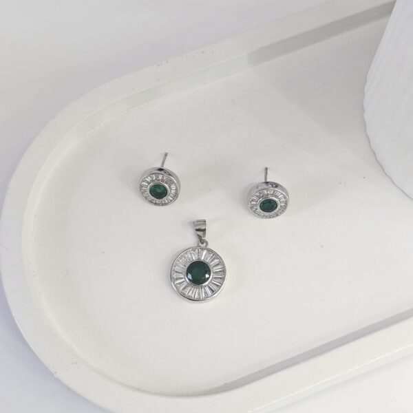 Emerald Spark Pendant Set