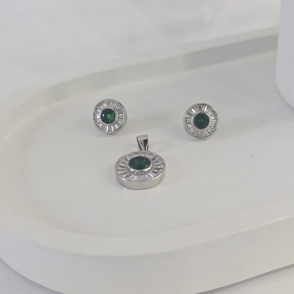 Emerald Spark Pendant Set - Image 2
