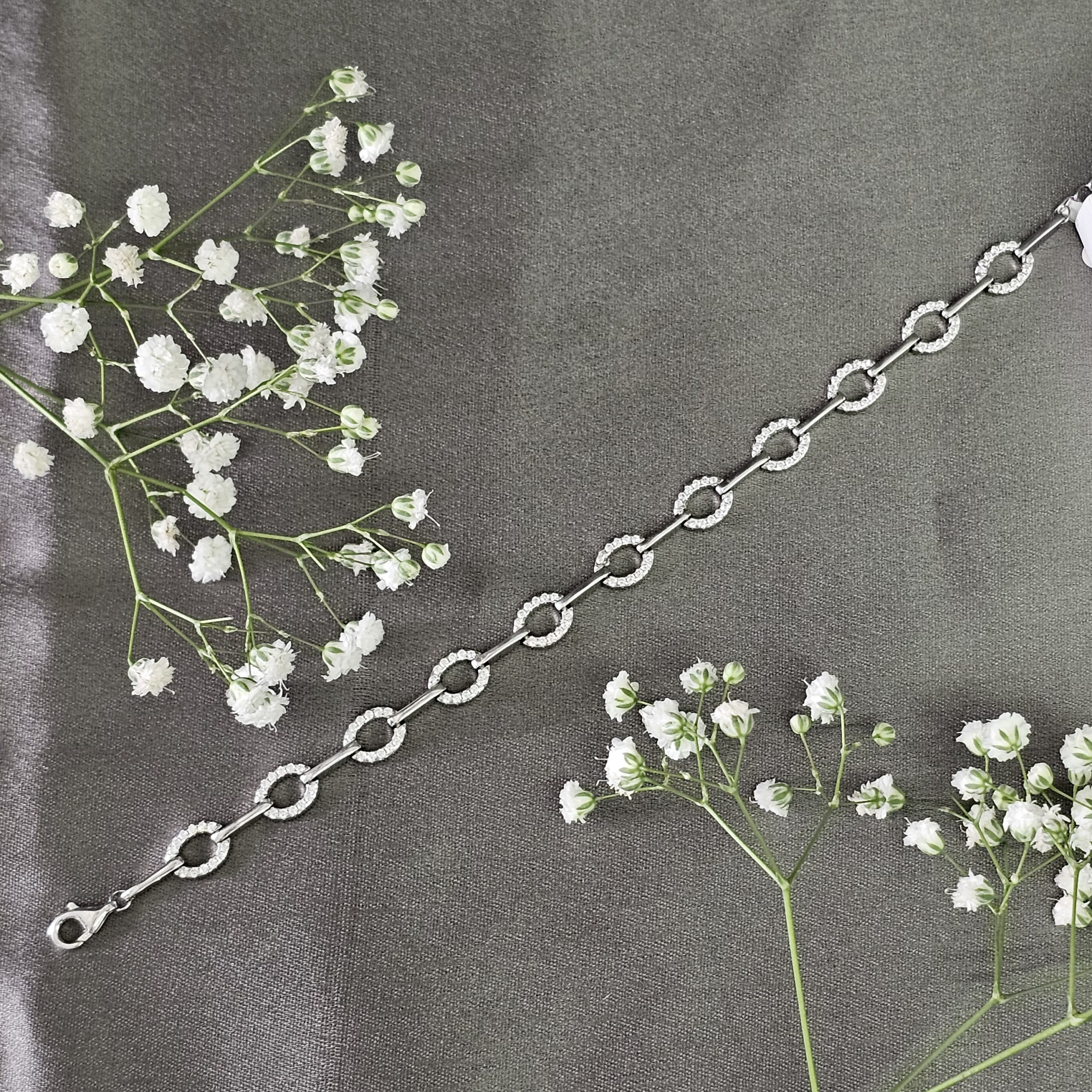 Circle Links Bracelet - Image 2