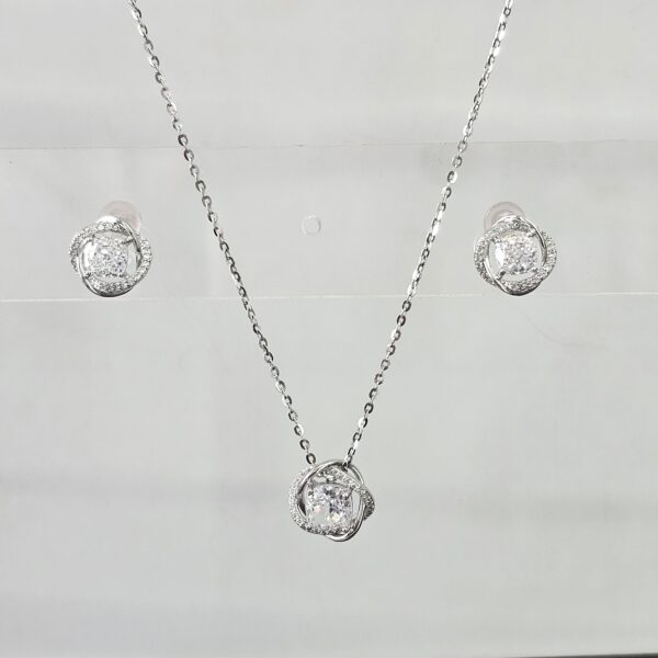 Solitaire Diamond Necklace Set
