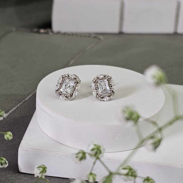 Solitaire Queen Necklace Set - Image 3